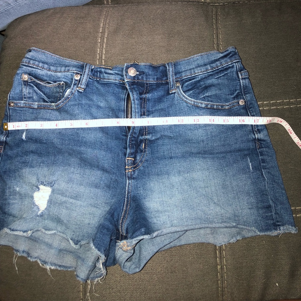 Shorts - Picture 5 of 7